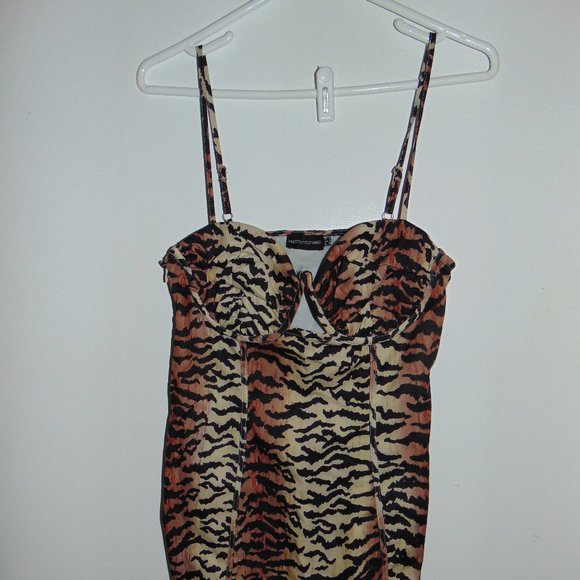 Pretty Little Thing size 6 Sleeveless Tiger Striped Ruched Mini Dress Bodycon - Picture 6 of 7
